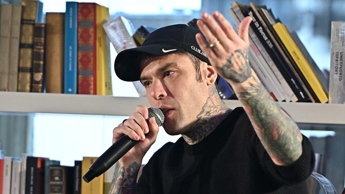 Fedez, arrivano le scuse del Codacons: “Non era nostra intenzione accusarlo di evasione fiscale”