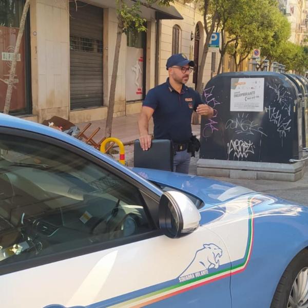 Palermo, sparano ad un cane e lo gettano in un cassonetto. I cittadini chiedono giustizia: “Aiutiamolo con una raccolta fondi”