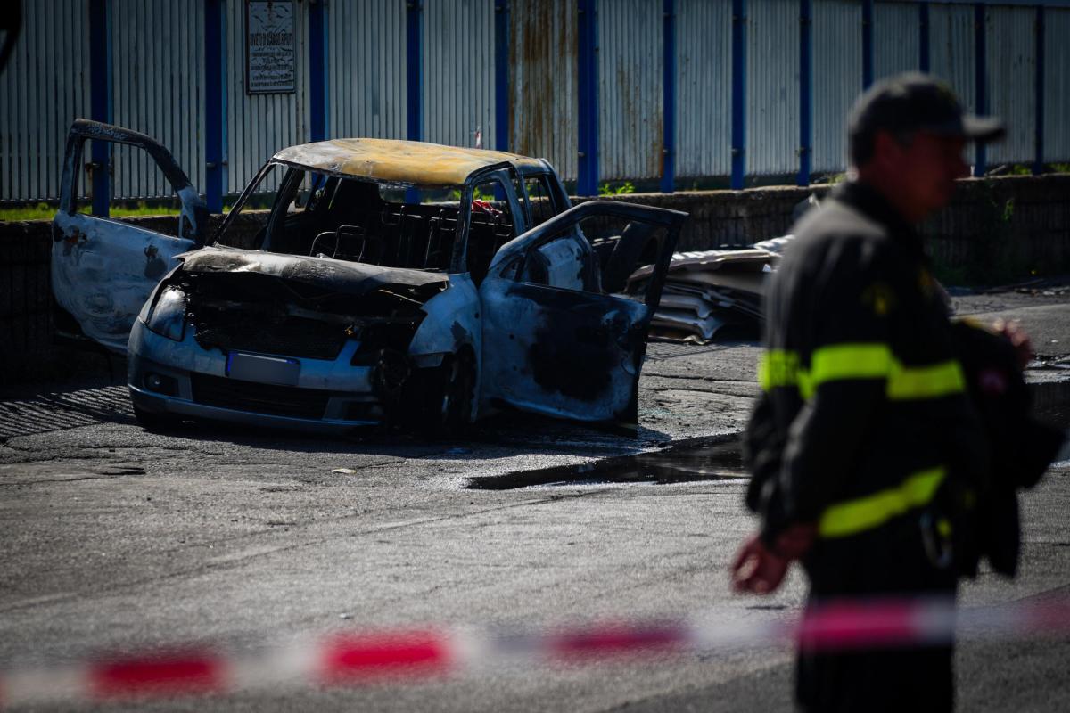 Caserta, incendio sull’A1 all’altezza di Santa Maria Capua Vetere: in fiamme un’auto