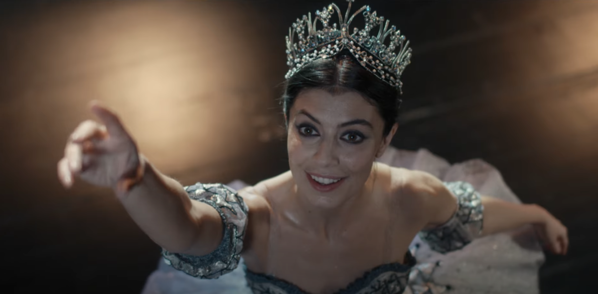 Come finisce “Carla”? Trama, cast, durata e dove vedere il film sulla Fracci con Alessandra Mastronardi