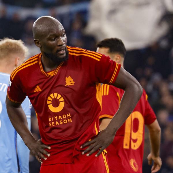 Lazio-Roma, Giuliani (comico e tifoso): “Dybala e Lukaku potevano fare di più. DAZN? Una ripresa alla Sud la potevano fare”