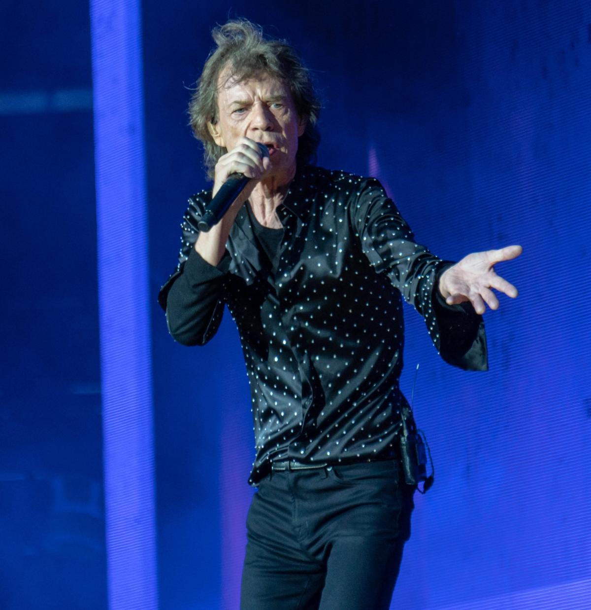 Mick Jagger Covid: cancellata la tappa ad Amsterdam e Berna. Milano…