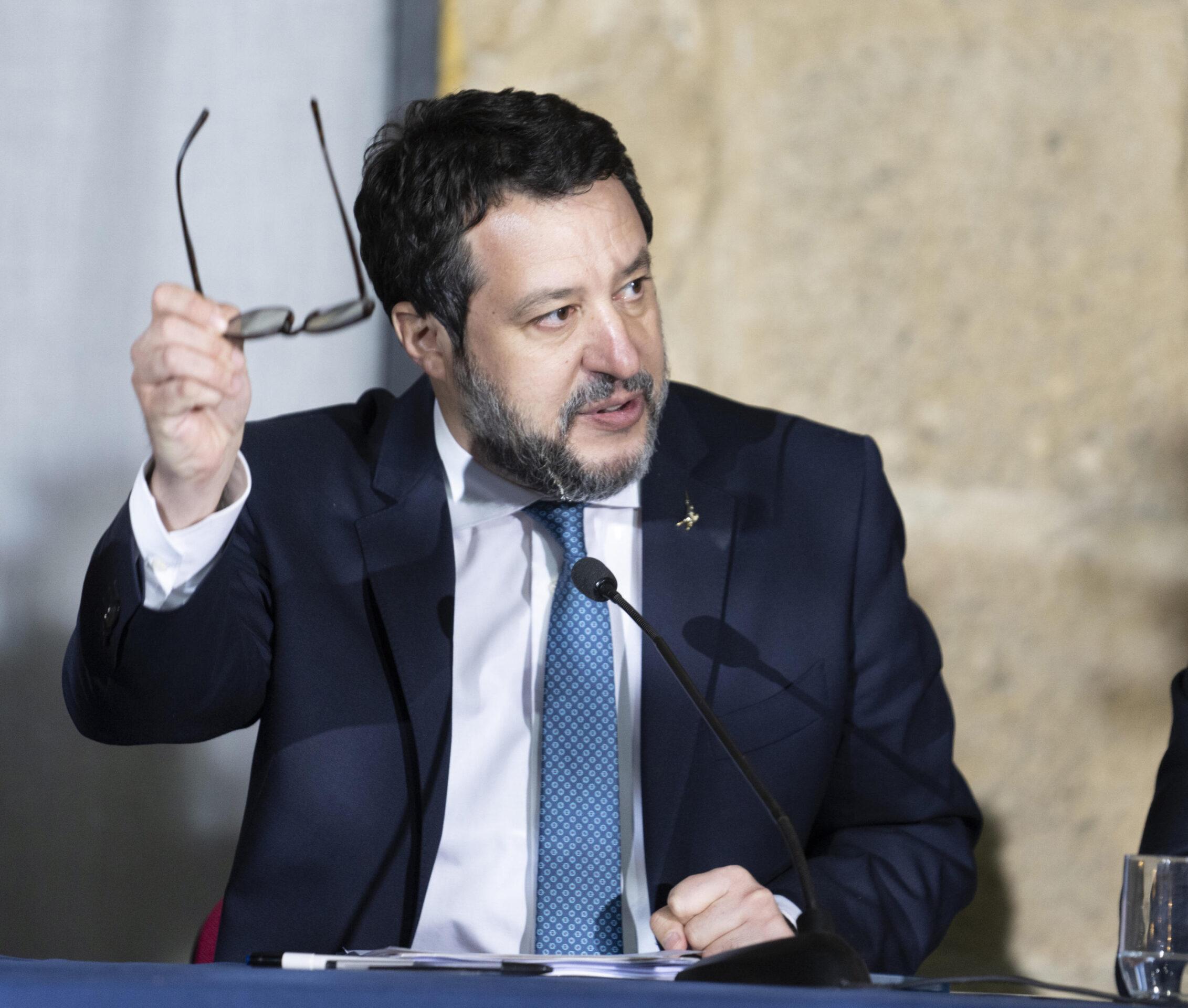 Ponte sullo Stretto, Salvini pone l’obiettivo: “Prima pietra entro due anni”