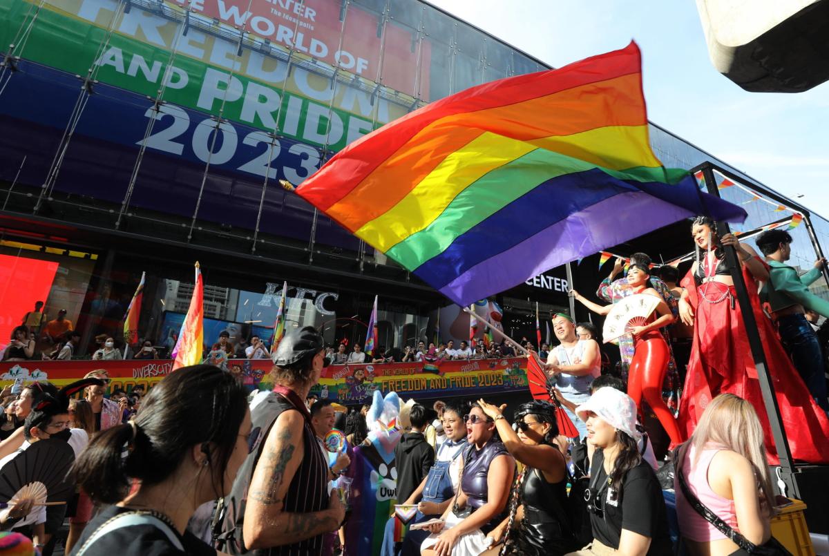 Milano Pride 2023: parata, madrina e ospiti sul palco