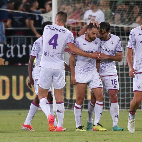 Cagliari-Fiorentina 2-3, cronaca e tabellino: finale thriller e vittoria viola, applausi per Ranieri