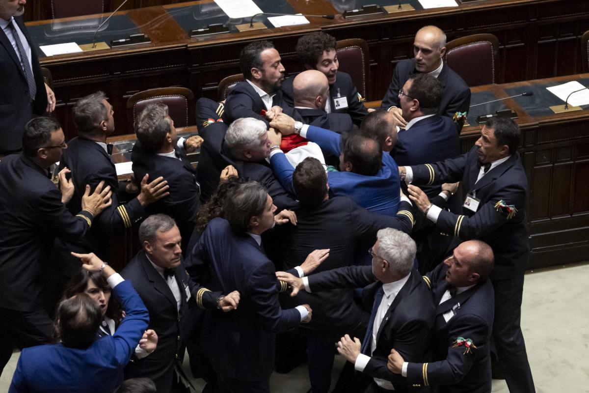 Riforme, settimana decisiva: al Senato l’approvazione del Premierato e alla Camera torna l’Autonomia, mentre la sinistra scende in piazza contro il Governo