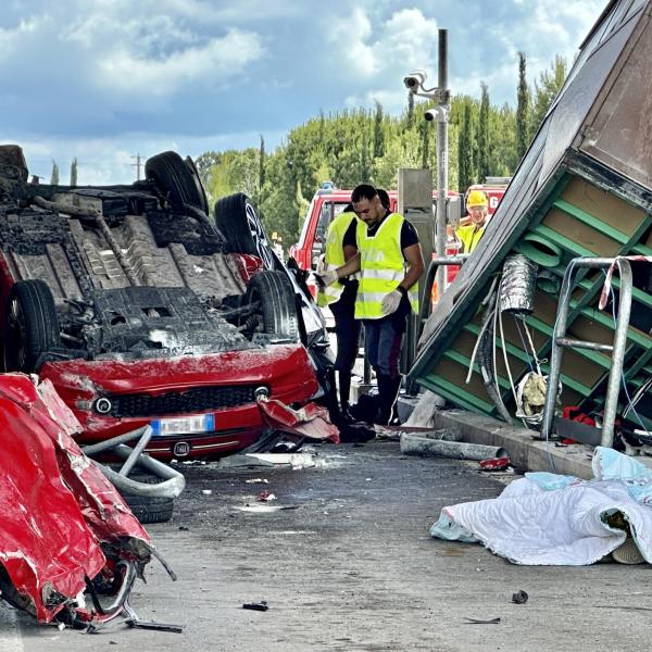 Chi sono le vittime dell’incidente a Rosignano? La coppia di coniugi tedeschi e il 21enne fiorentino: forse un malore all’origine della tragedia