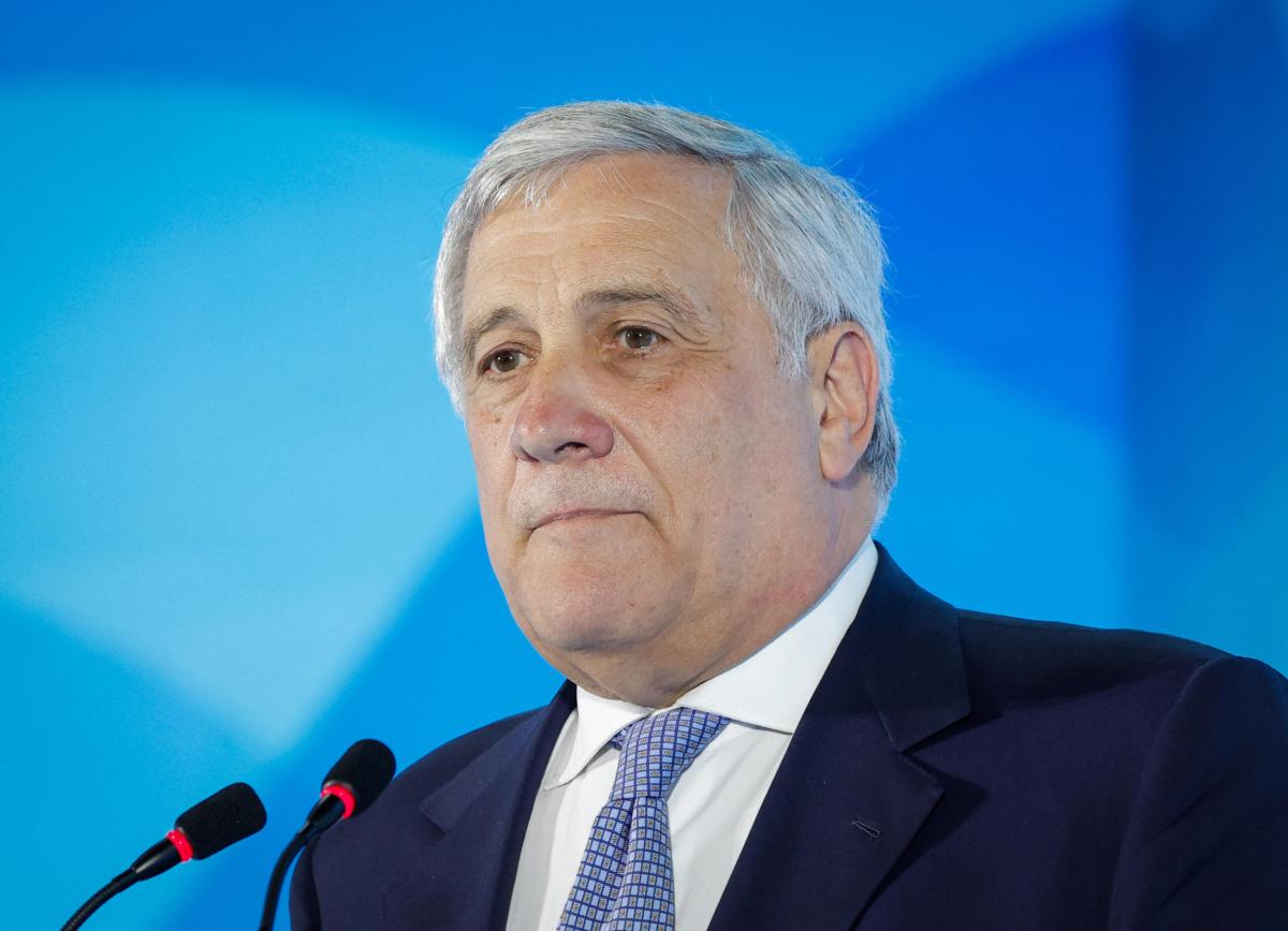 Tajani: “Scoperto un giro di visti falsi in Congo”