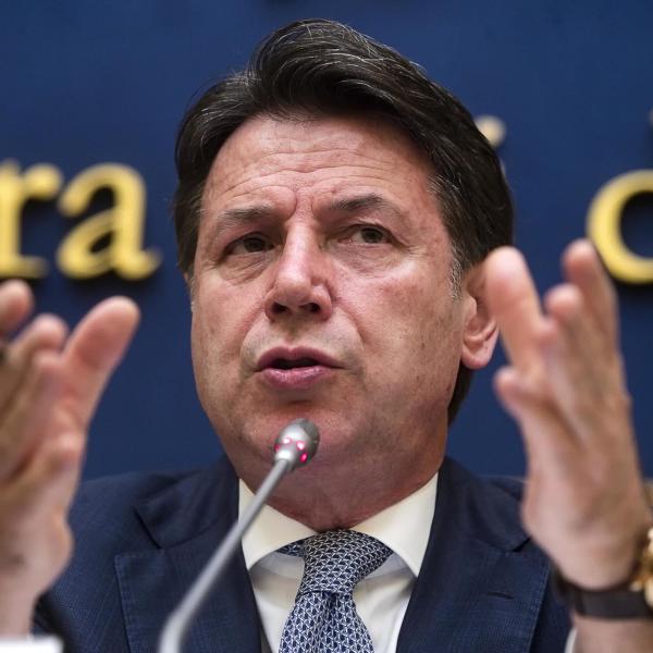 Elezioni europee 2024, Conte promette una “sorpresa” e annuncia: “M5S in area progressista, non con i socialisti”. Poi attacca Toti: “In Liguria una ‘cupola’”