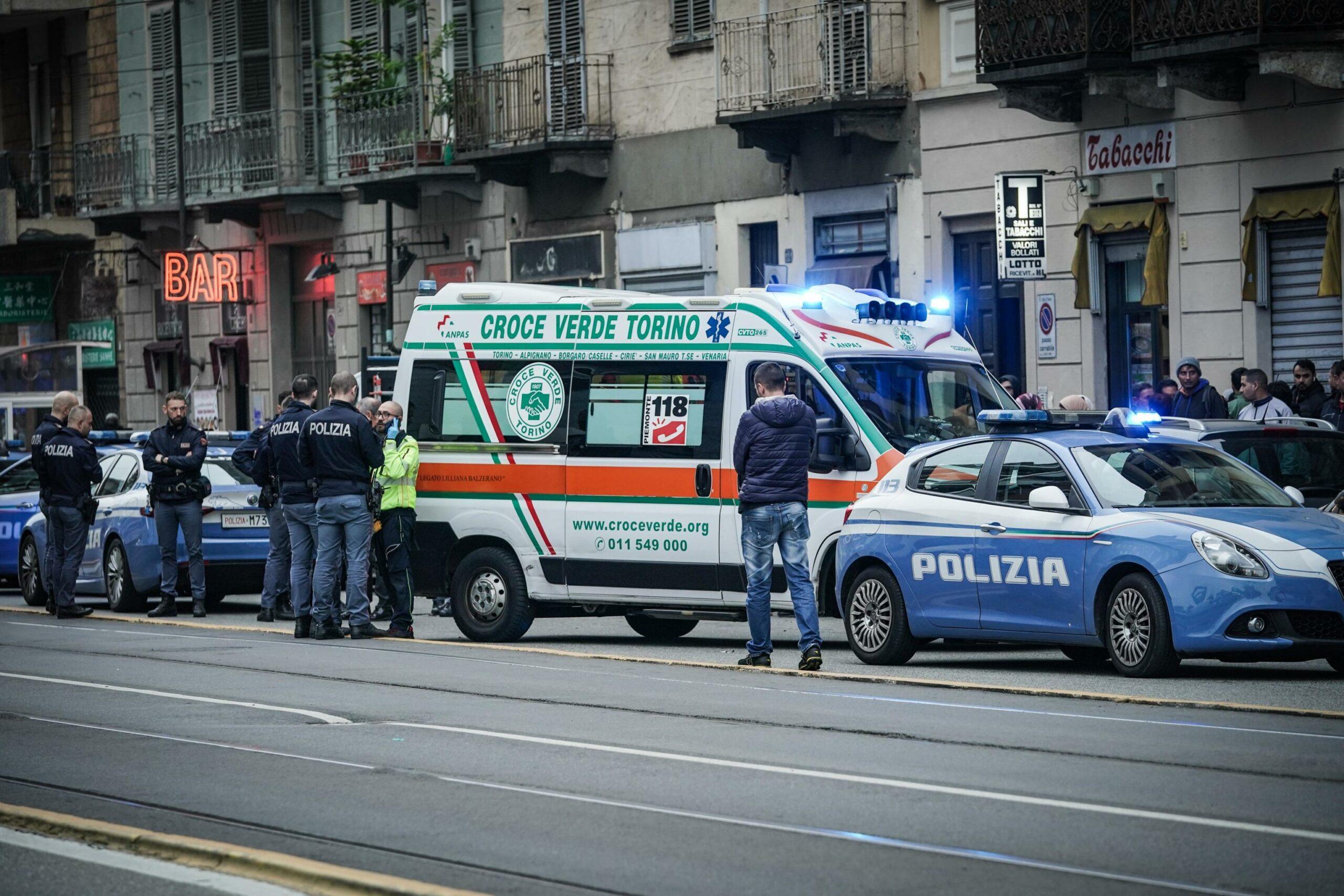 Roma, incidente a Civitavecchia: morto 17enne dopo lo schianto con la moto