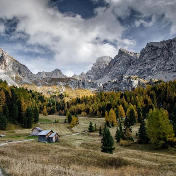 Perché andare nella Val di Zoldo: cosa fare in autunno?