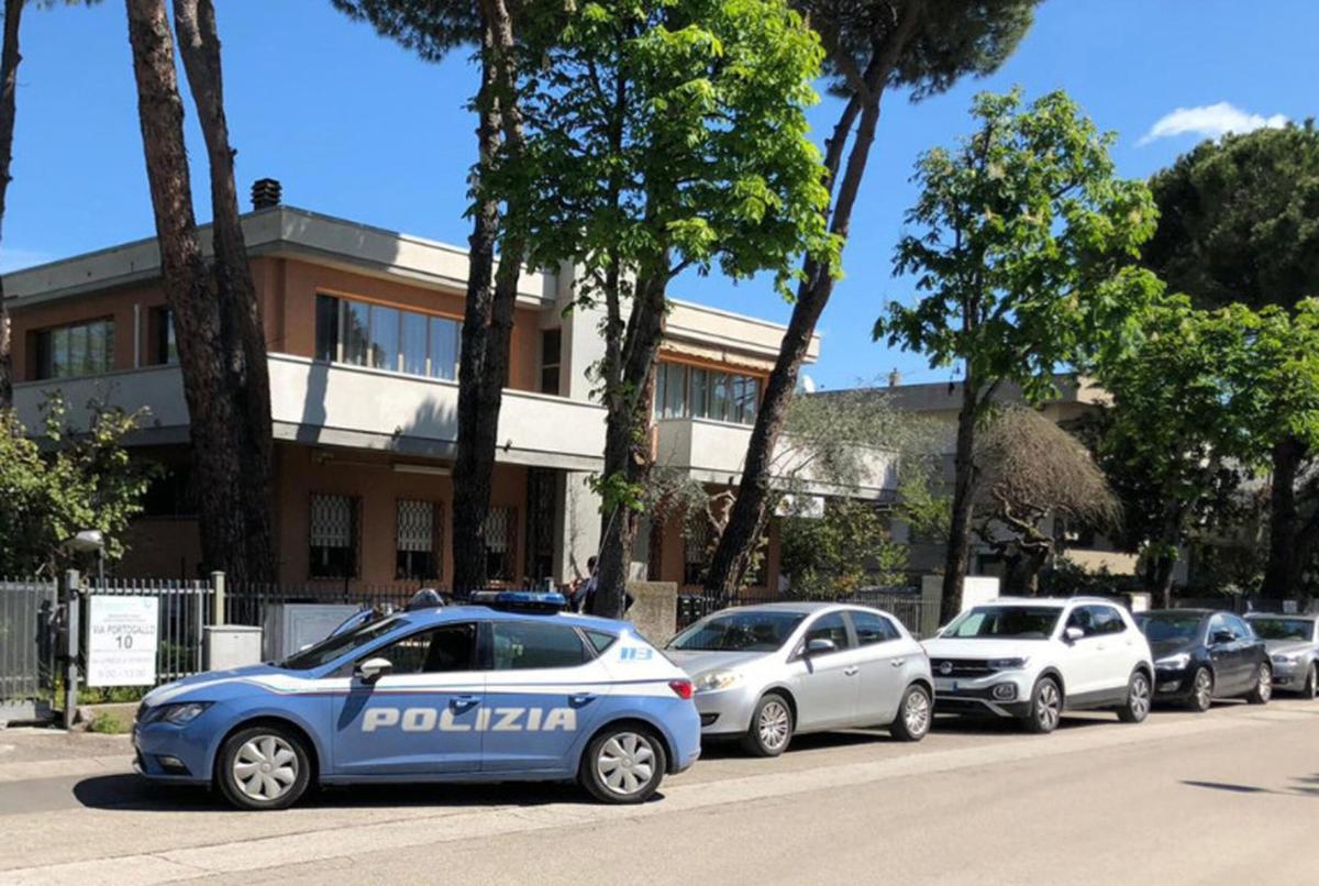 Rimini, tenta di uccidere il marito con il topicida: 46enne ai domi…