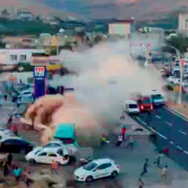 Turchia camion sulla folla: 16 morti e 29 feriti (video)