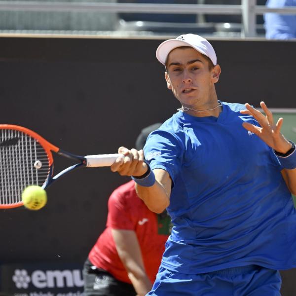 Roland Garros 2024, Arnaldi batte Fils in quattro set: sfiderà Muller al secondo turno