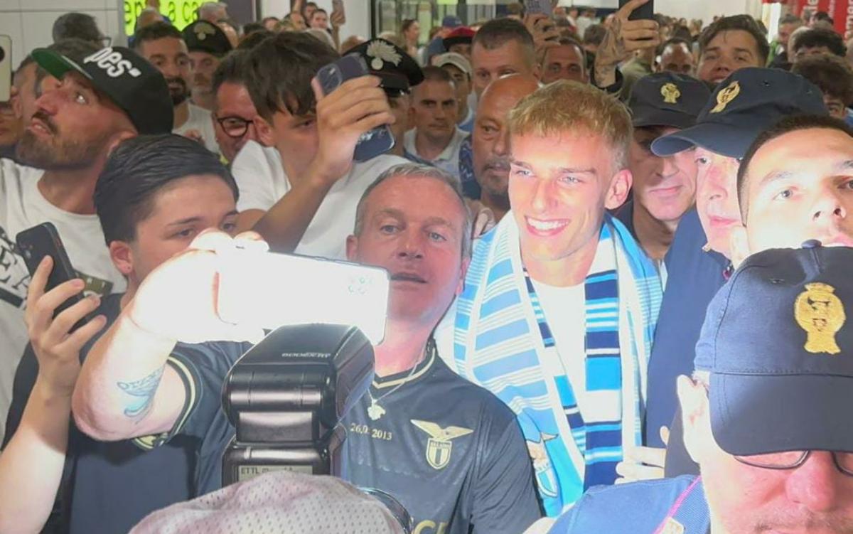 Isaksen-Lazio, l’arrivo del nuovo colpo biancoceleste | FOTO E VIDEO