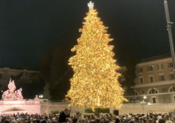 Roma, il momento dell’accensione dell’albero di Natale a Piazza del…