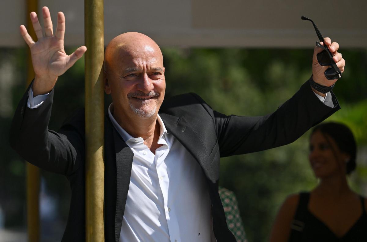 Claudio Bisio debutta come regista del film “L’ultima volta che sia…