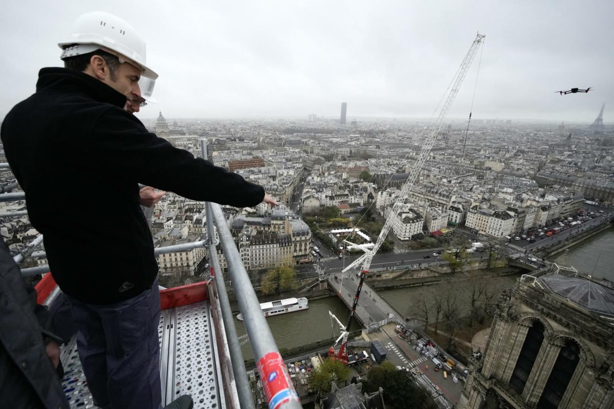 Parigi, conto alla rovescia per la riapertura di Notre Dame. Macron…