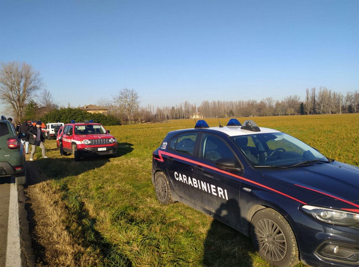 Ragusa, ruba un’auto ma poco dopo si ribalta in un incidente: ricercato un uomo