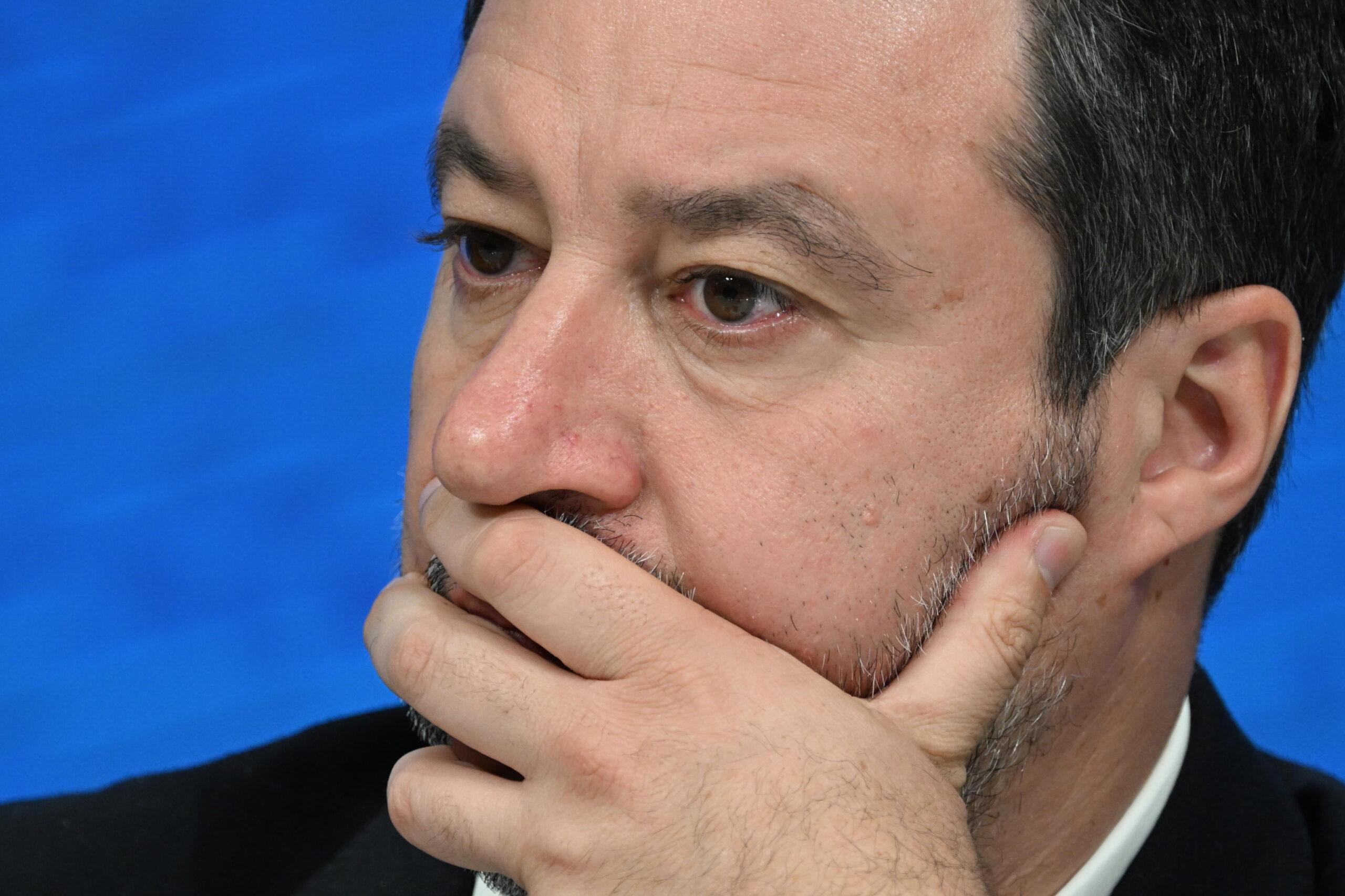 Europee 2024, scontro Lega Ppe. Salvini: “Von der Leyen non vuole avere a che fare con me? La cosa è reciproca”. Nel mirino della Lega anche Tajani