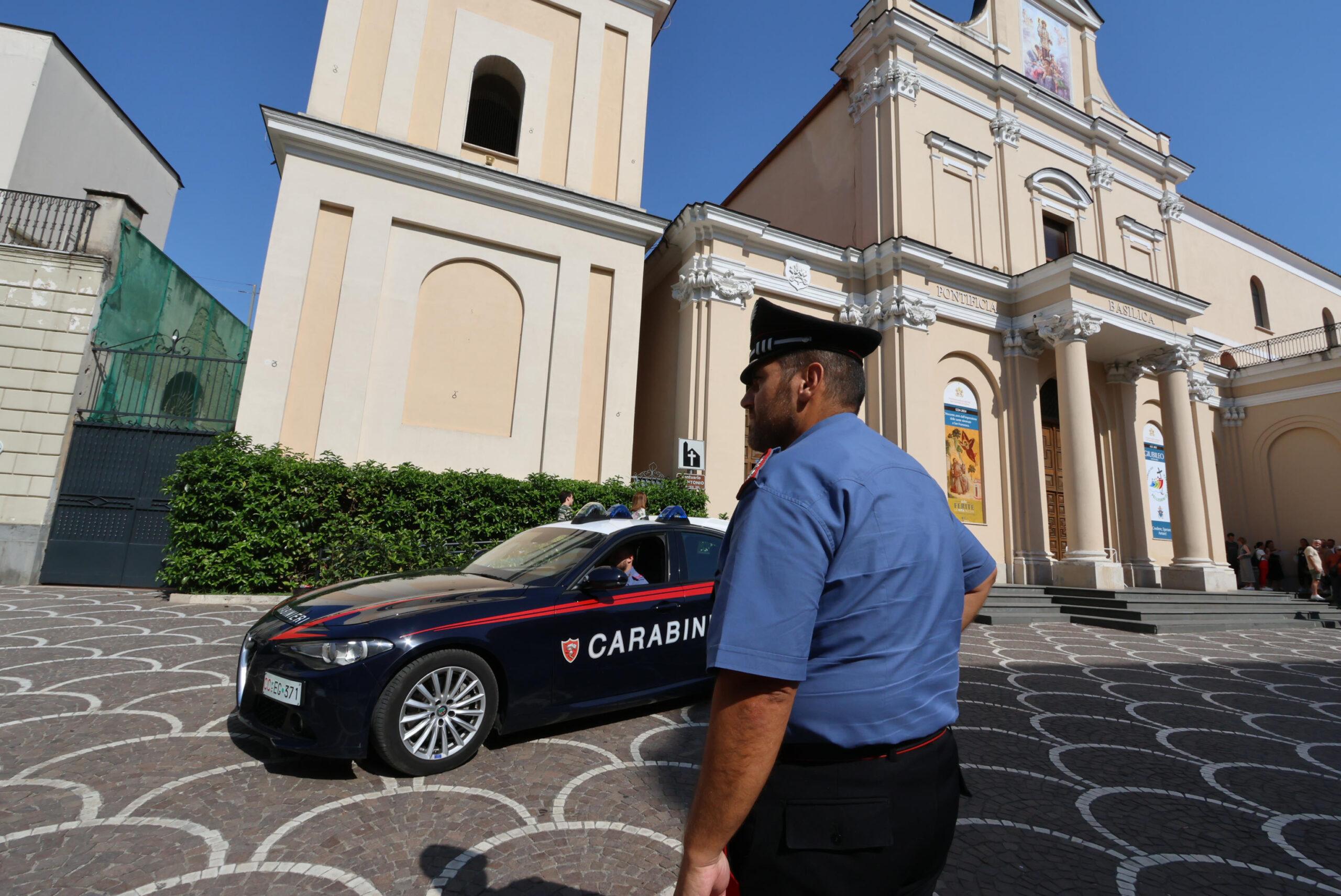 Chi è padre Andrea Melis, il prete arrestato per abusi sessuali su un minore a Genova: la Curia lo ha sospeso