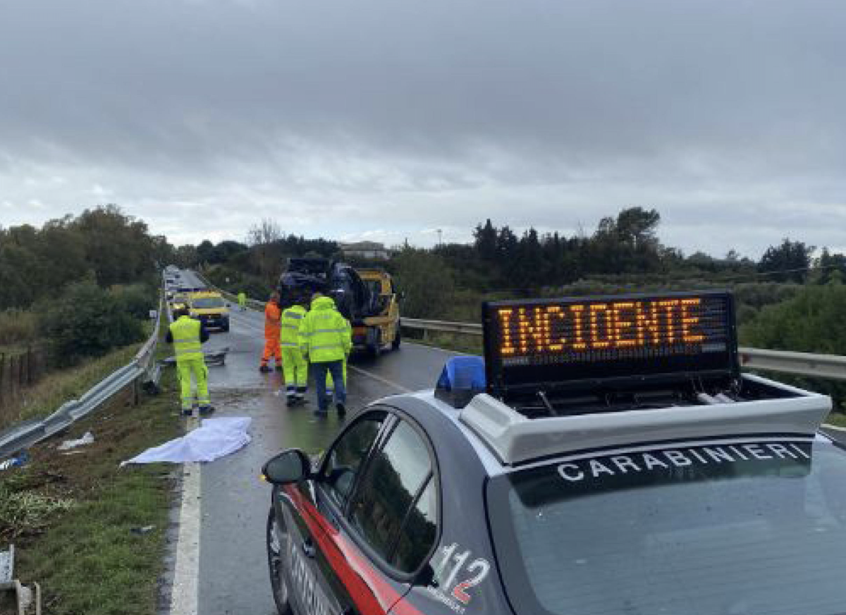 Pisa, tragico incidente a Bientina: si ribaltano con l’auto, morte …