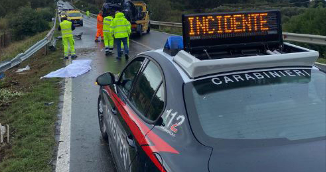 Chieti, incidente sulla Lanciano-Atessa: scontro frontale tra auto, morto 69enne. Due feriti