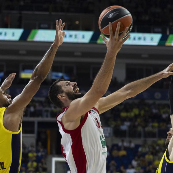 Risultati 2a giornata Serie A Basket, Milano perde a sorpresa contro Napoli. Bologna domina su Varese.