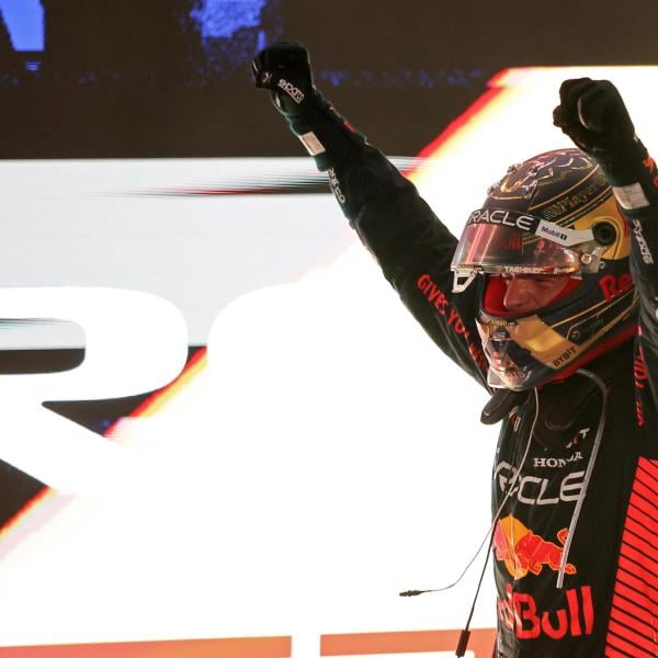 Formula 1, GP Qatar: Verstappen vince e doma le McLaren