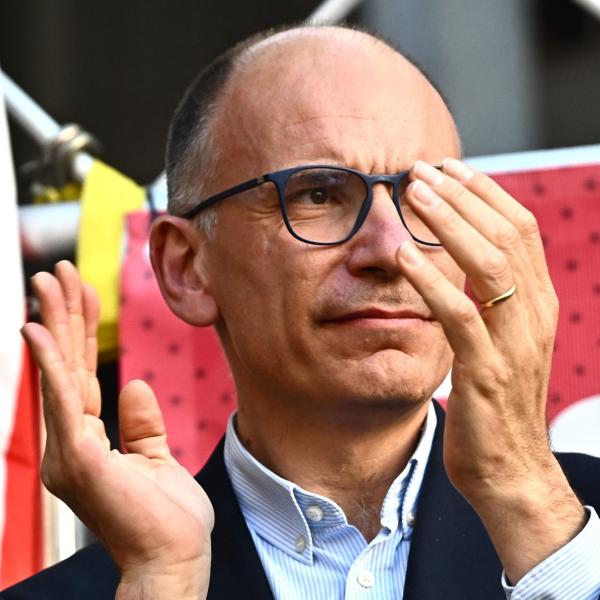 Salario minimo in Italia, Enrico Letta: “Sia legge prima di fine legislatura”