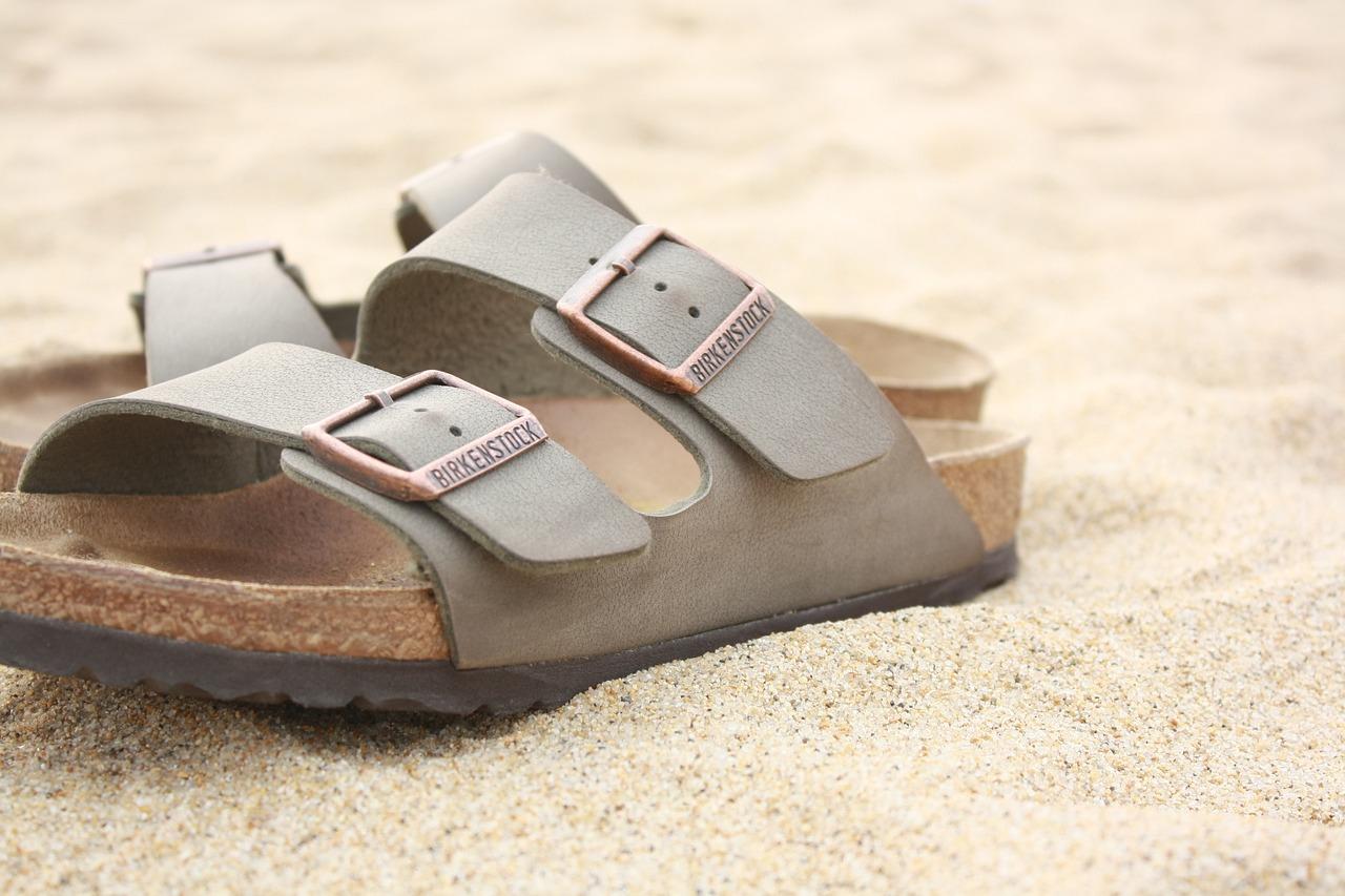 Birkenstock, prezzi in aumento per l’effetto Barbie: previsti rincari da settembre