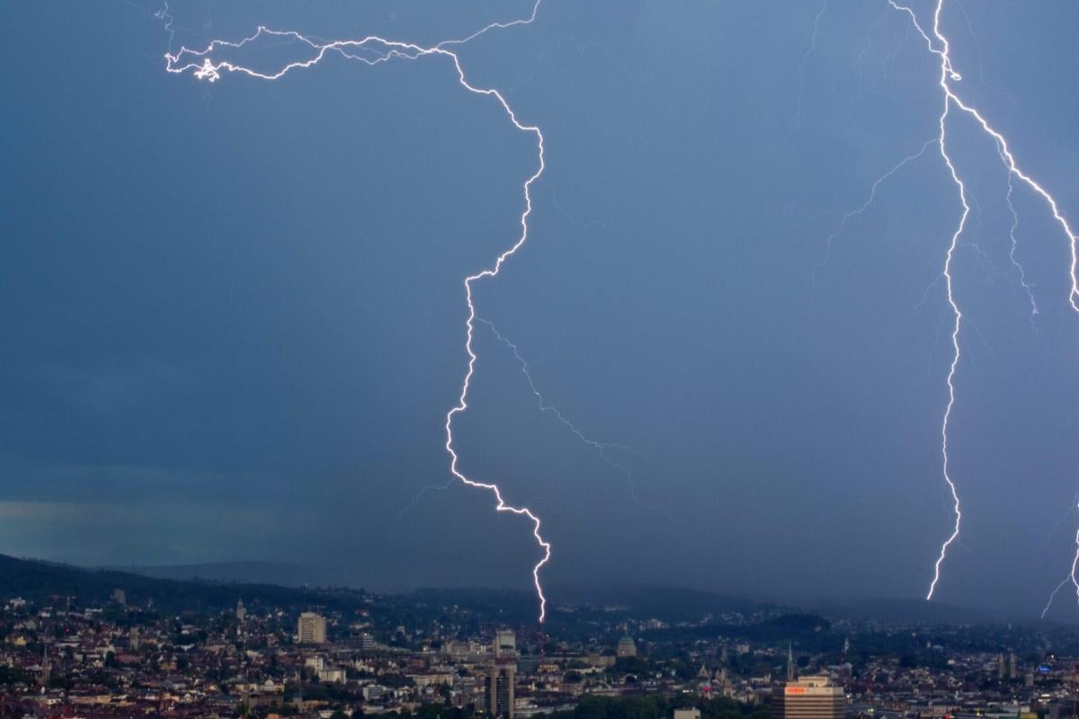 Allerta meteo in sette regioni per piogge e temporali: ecco dove