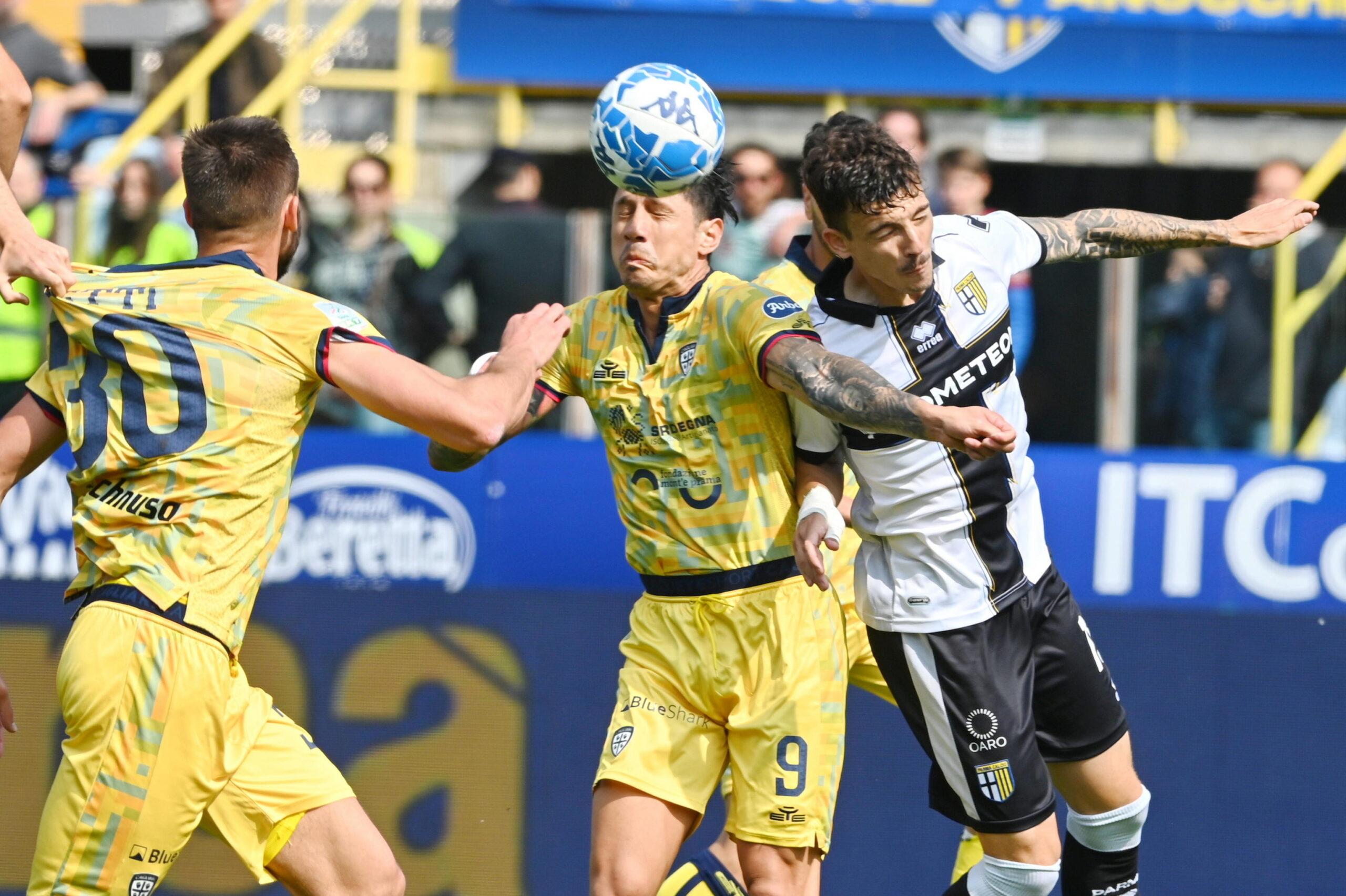 Cagliari-Parma 3-2: i rossoblù rimontano da 0-2 a 3-2 negli ultimi minuti