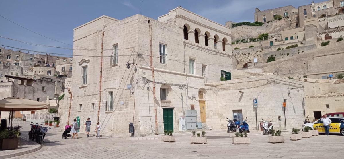 Maltempo a Matera oggi: la città allagata a causa delle forti piogg…