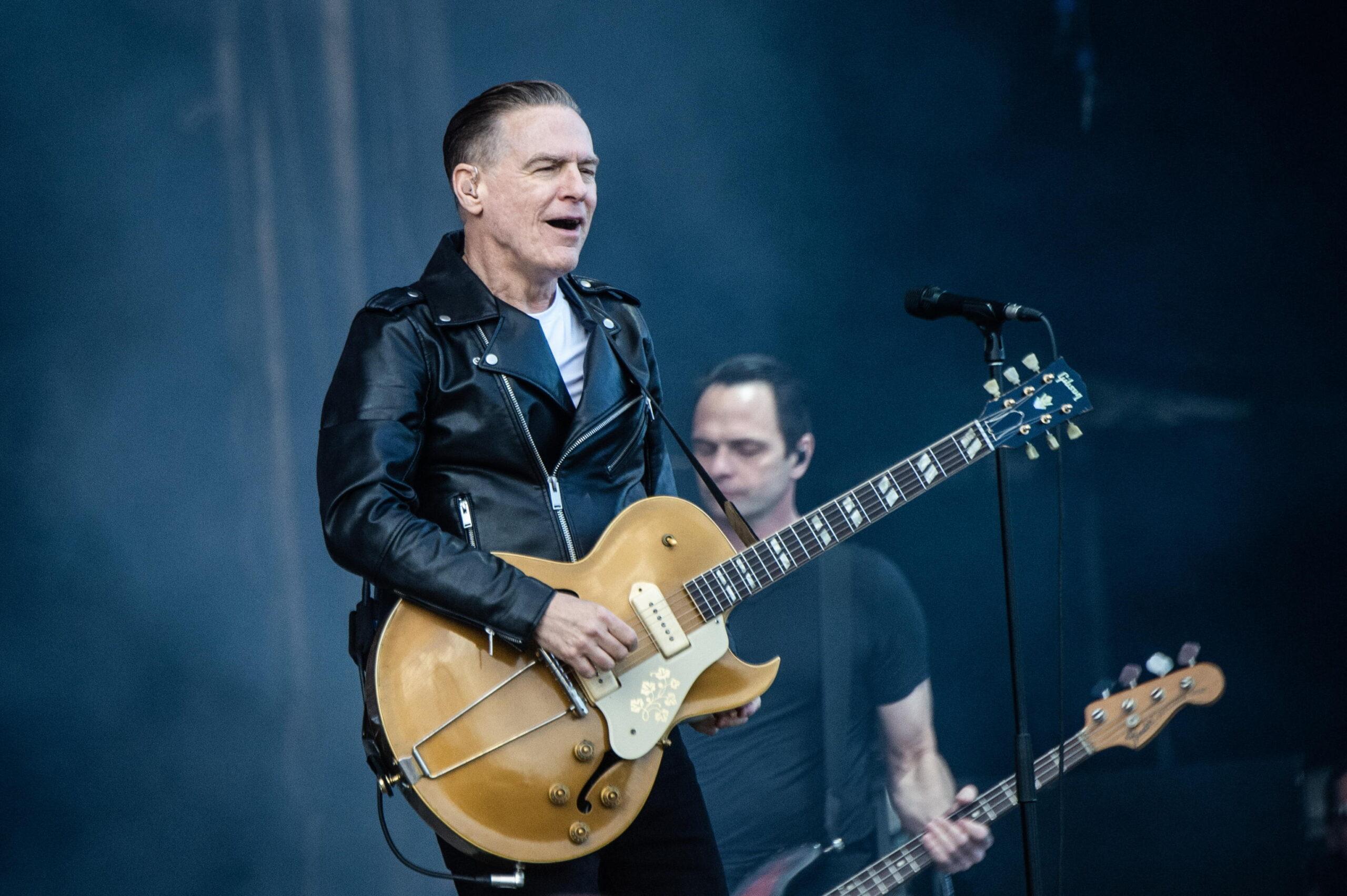 Bryan Adams sul palco del Lucca Summer Festival 2025: l’annuncio a sorpresa scatena i fan