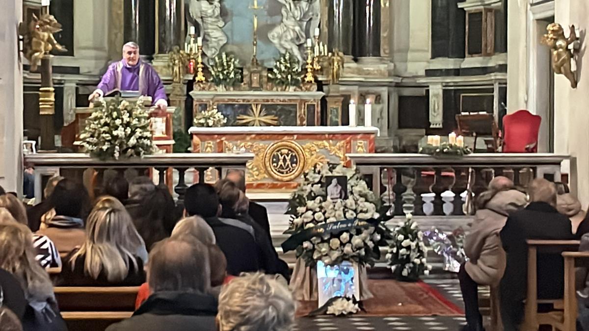 Funerali Lando Buzzanca, a Roma l’ultimo saluto all’attore sicilian…