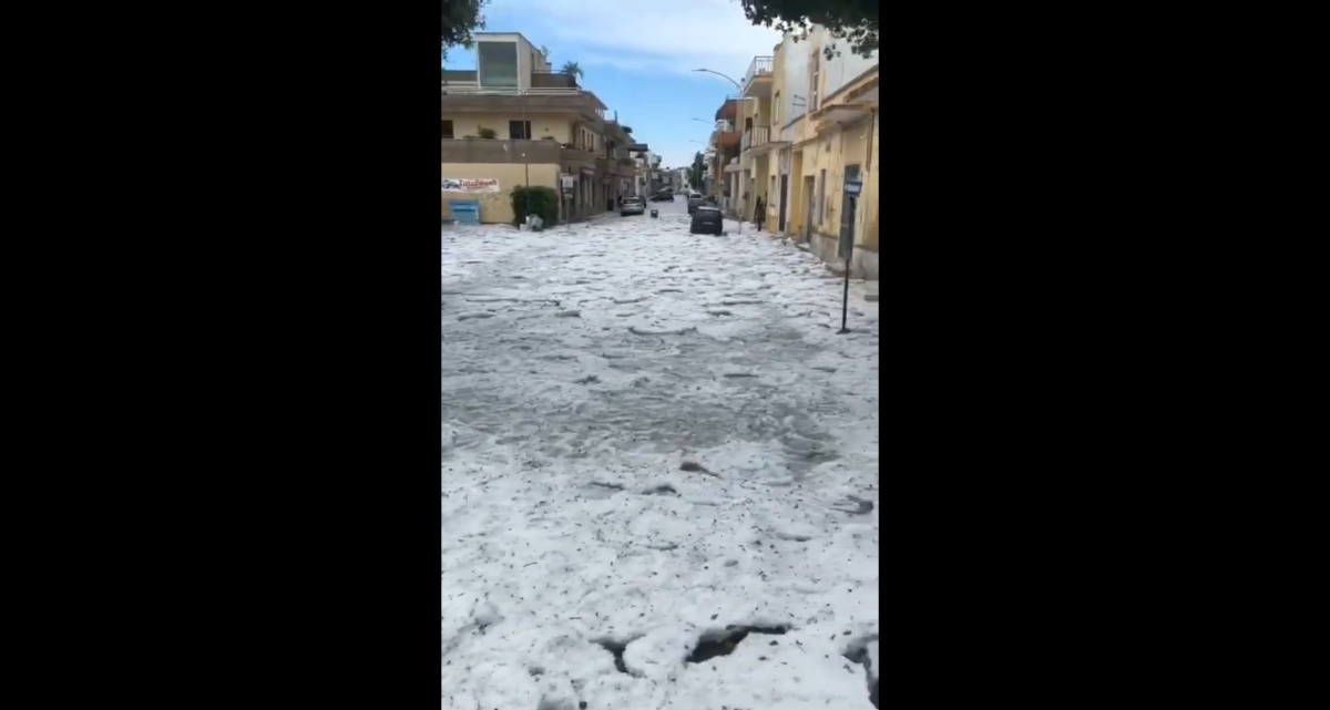 Lecce, una grandinata di 15 minuti mette in ginocchio Nardò: strade piene di ghiaccio e campi distrutti| VIDEO