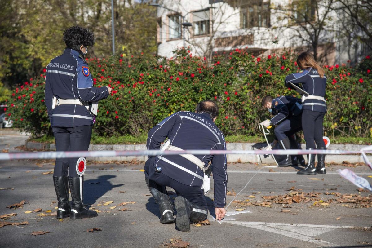 Incidente in Viale Resistenza a Pavia, pirata della strada investe …