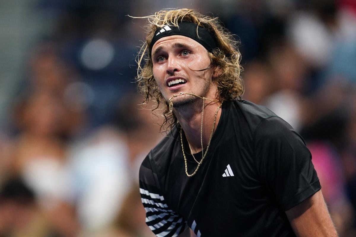 US Open, insulti a Zverev nel match contro Sinner: un uomo cita una…