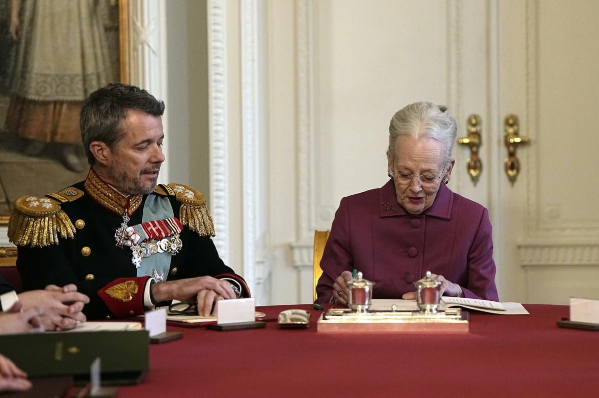 Tutti la chiamano Daisy: chi è Margrethe II di Danimarca, la regina che oggi ha abdicato in favore di Frederick X