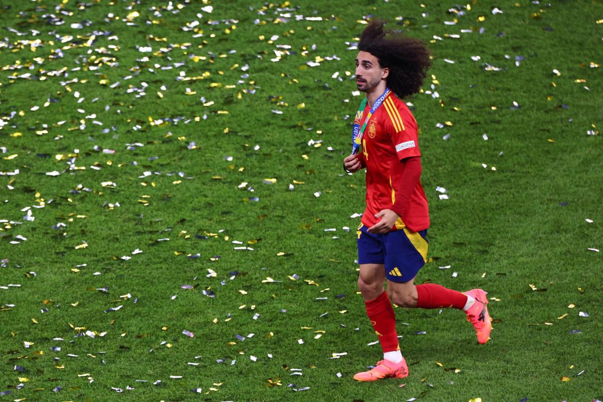 Perché Cucurella si è tinto i capelli rossi? Il motivo della scelta del giocatore della Spagna