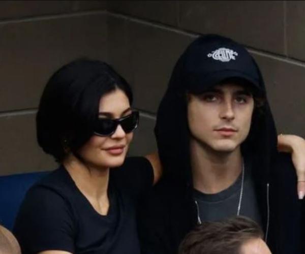 Kylie Jenner e Timothée Chalamet aspettano un figlio? Perché i fan pensano questo