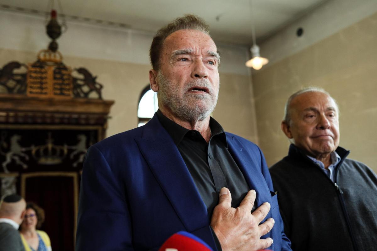 Arnold Schwarzenegger ricorda il padre nazista, “distrutto dall’odio”