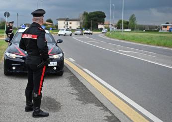 Modena, incidente a Vignola: moto si scontra con un’auto e travolge…