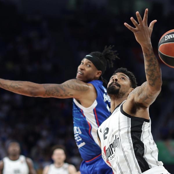 Eurolega, una super Virtus Bologna batte l’Efes e vola in finale per giocarsi i playoff