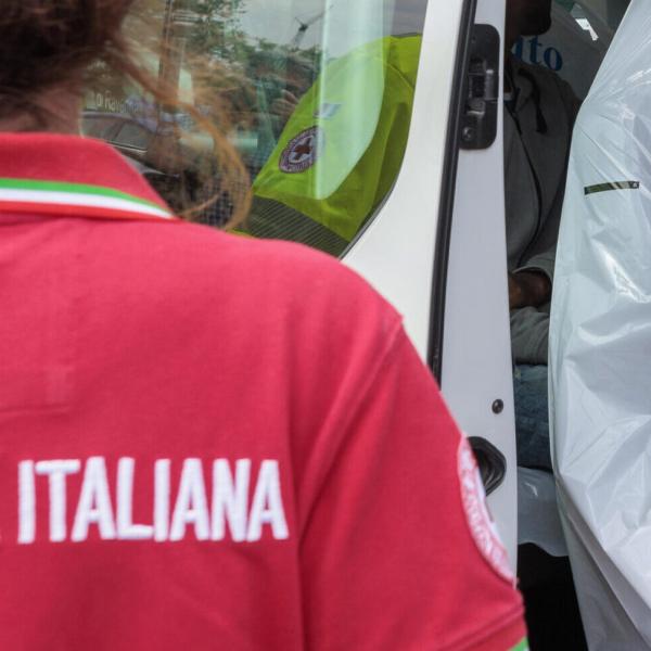 Ravenna, sbarcati 52 migranti: terminati in serata gli adempimenti sanitari