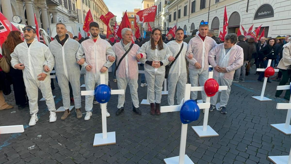 Roma, proteste dei sindacati. De Palma (FIOM): “Fermiamo le morti sul lavoro, è un’ecatombe” | VIDEO