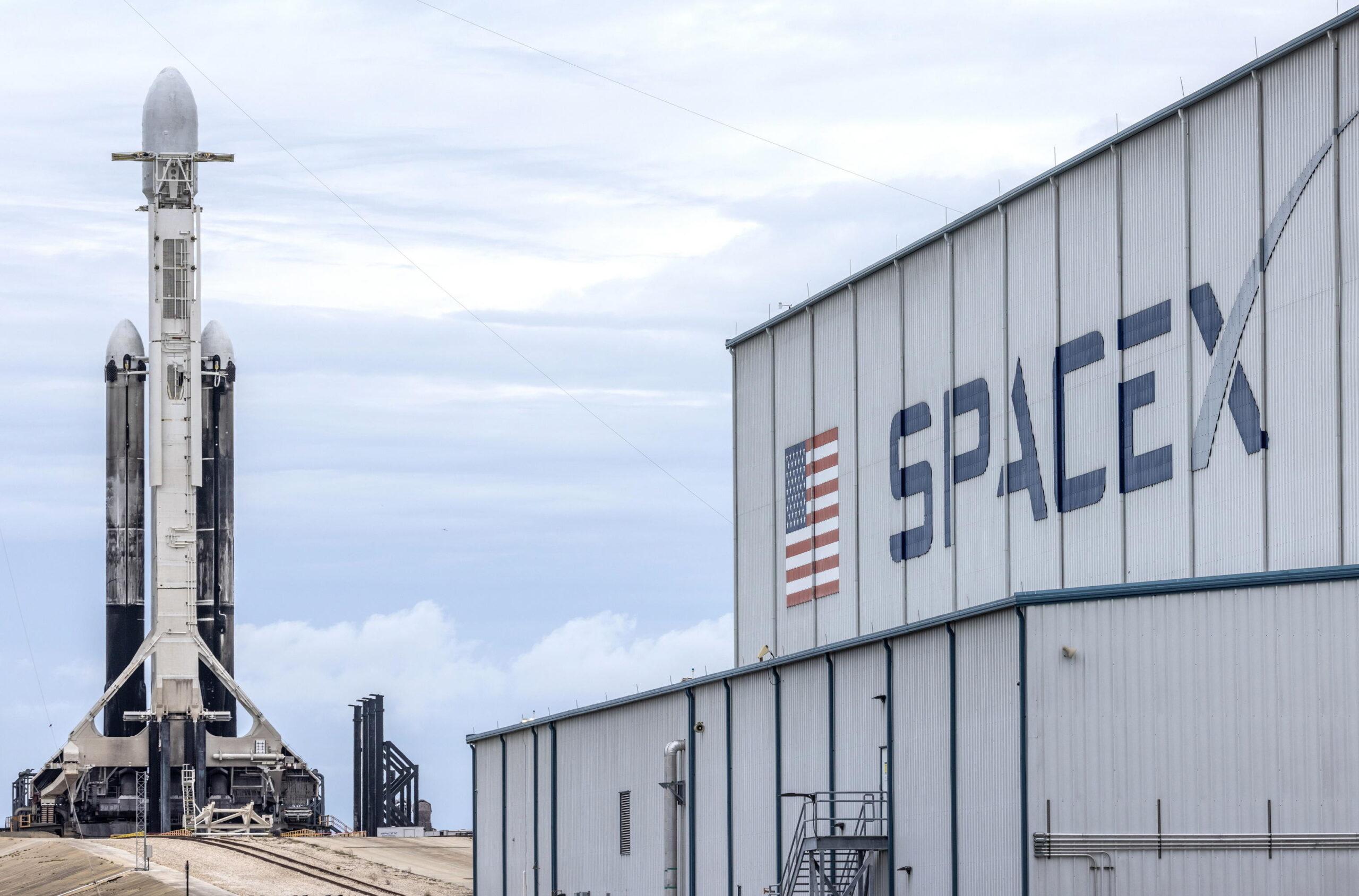 SpaceX ed Elon Musk nella storia, ecco la prima passeggiata spaziale privata: quando avverrà