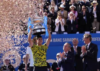 Tennis, Alcaraz vince l’ATP 500 di Barcellona: Tsitsipas battuto in finale