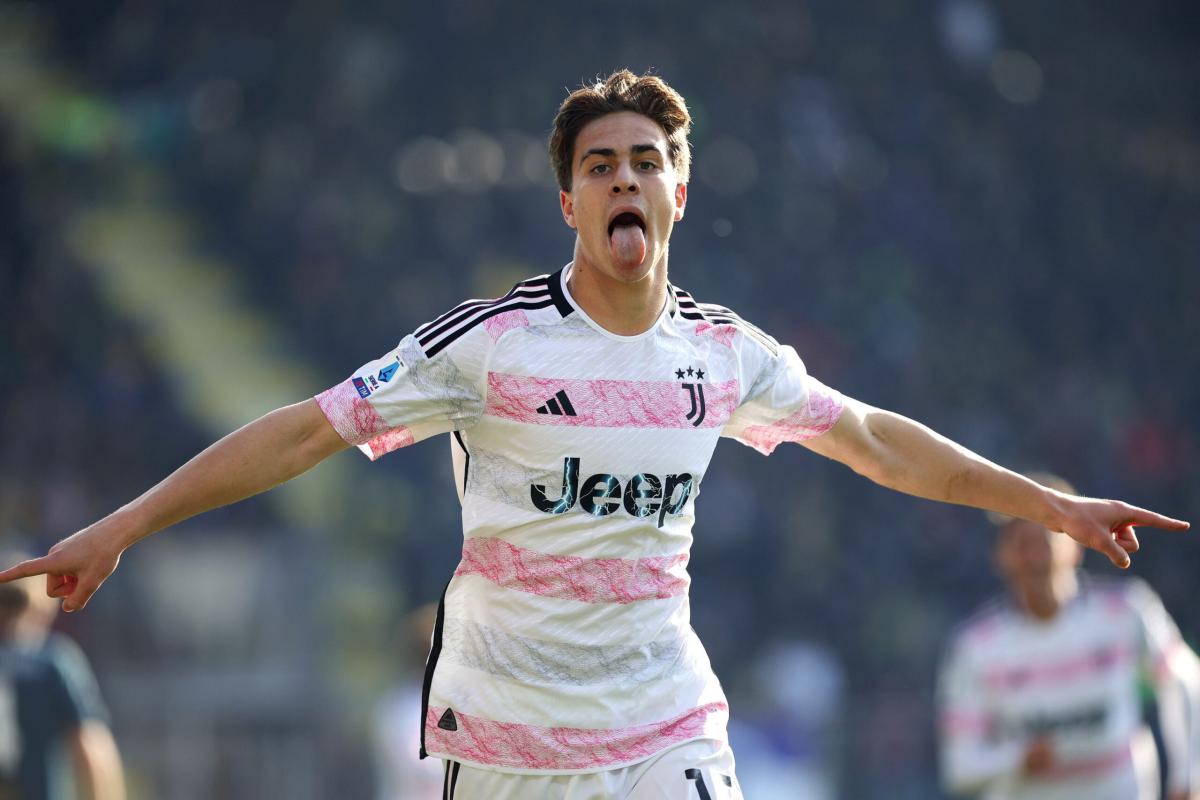 Chi è Kenan Yildiz, l’attaccante prodigio che sta facendo impazzire i tifosi della Juve?